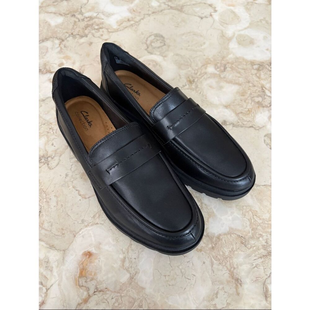 NWOT Clarks Calla Ease Leather Ultra Lightweight Comfort Loafers Lug Sole